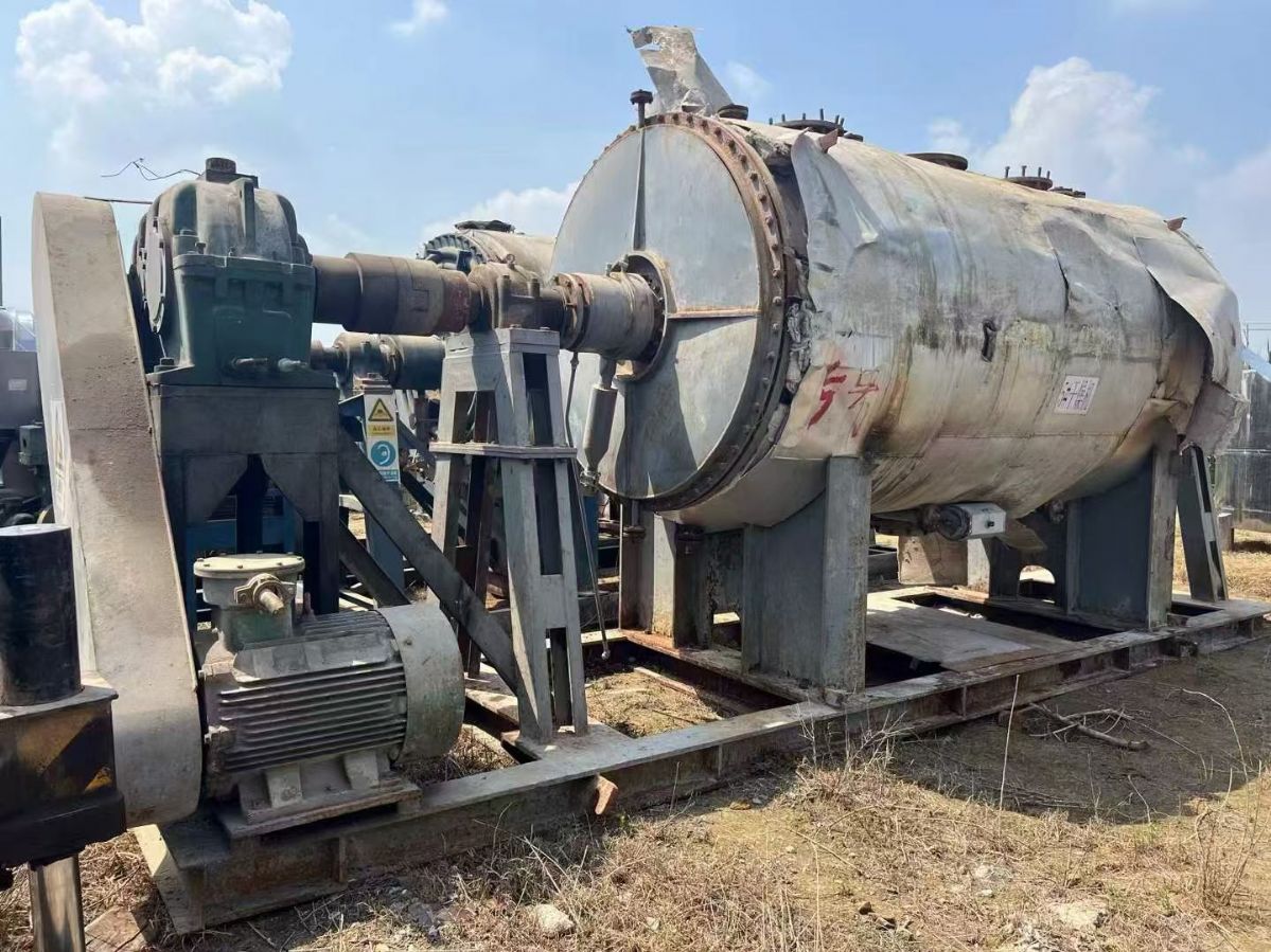 转让二手耙式干燥机 容积6.3立方-8立方外盘管耙式真空干燥机