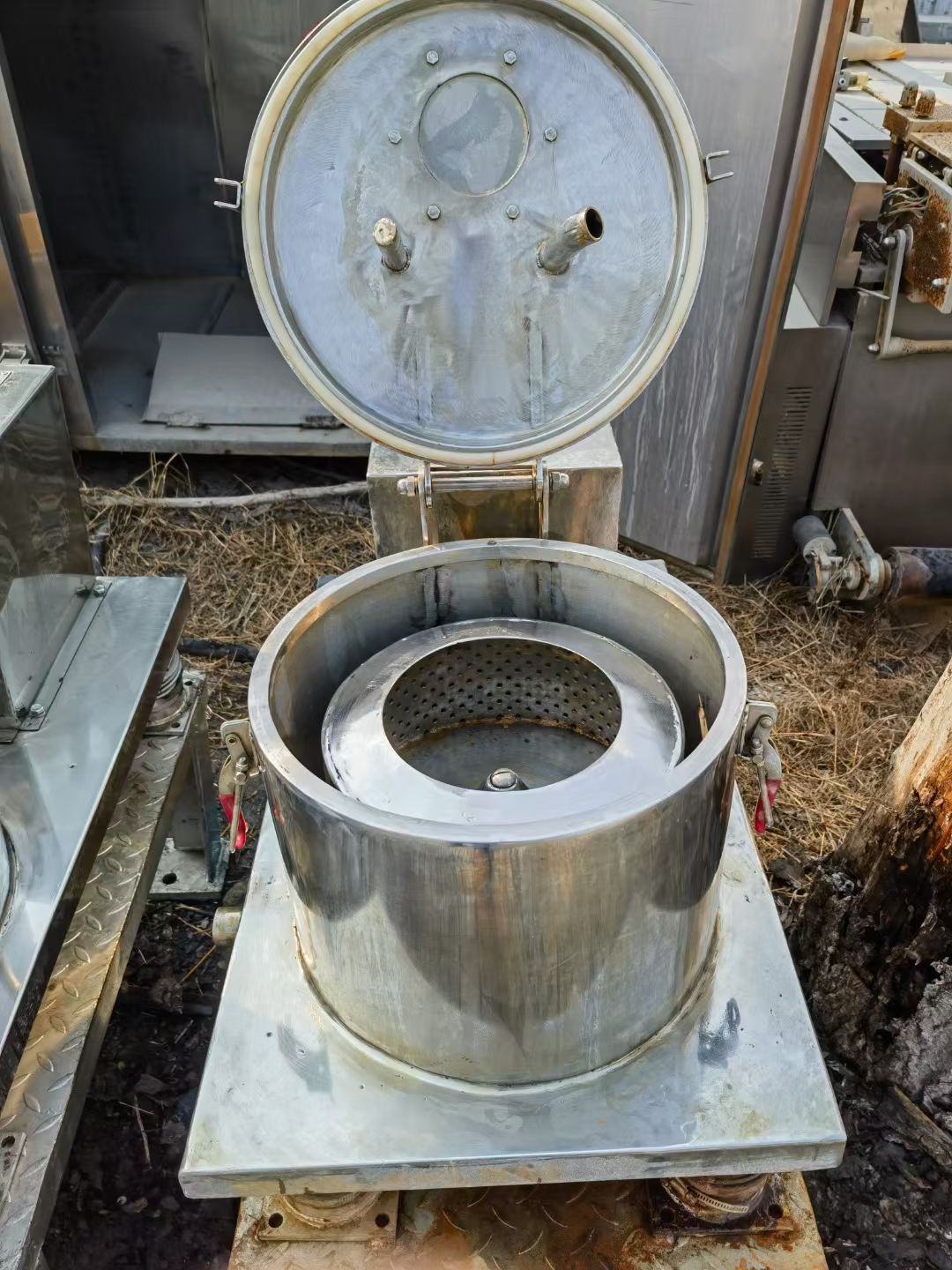 转让二手平板离心机。两台直径30实验型平板式密闭离心机