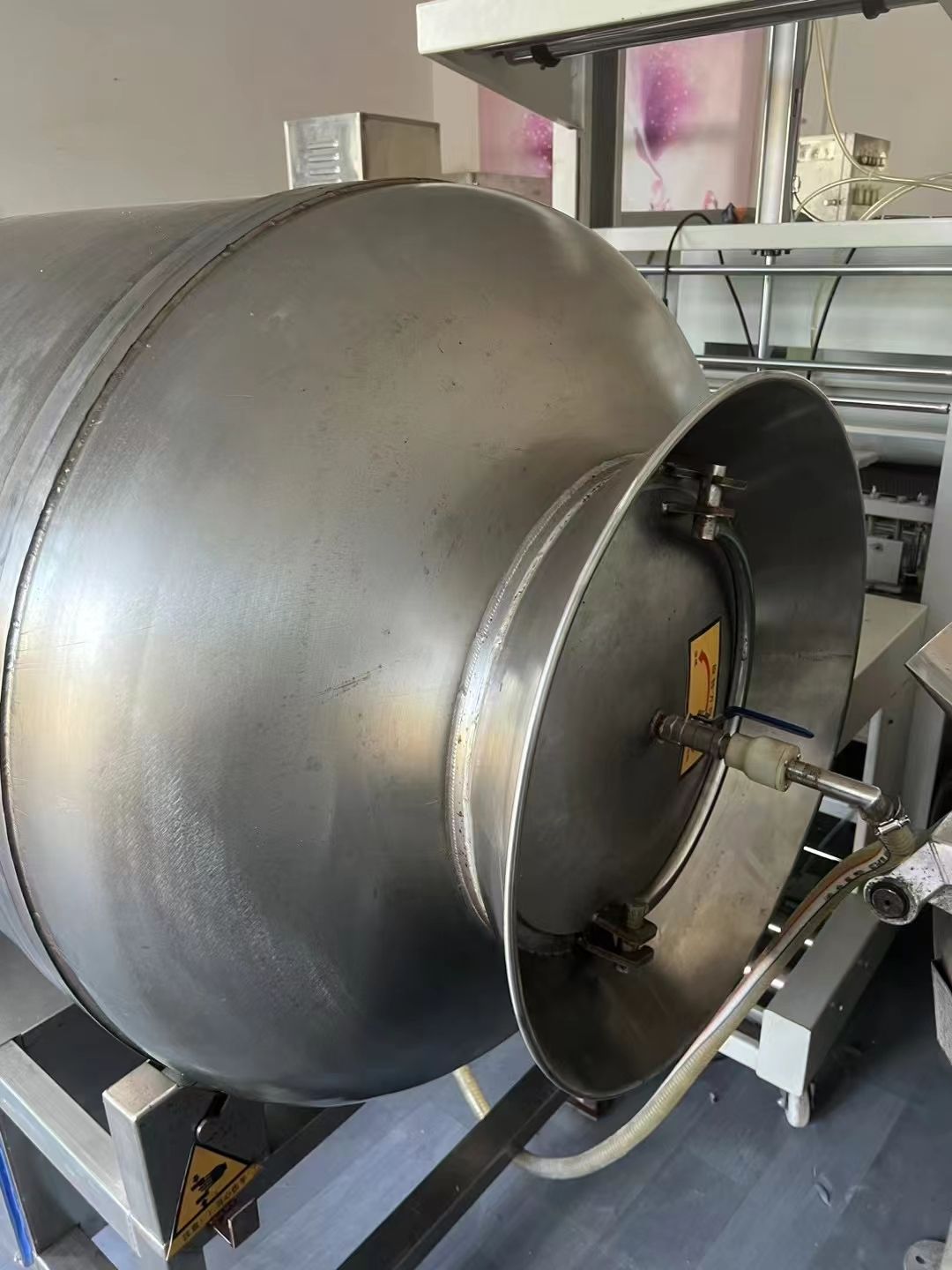 转让二手变频滚揉机 一台容积500L诸城产变频真空滚揉机