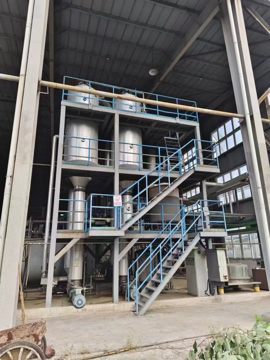 转让二手强制循环蒸发器 一套双效3吨材质316L强制循环蒸发器