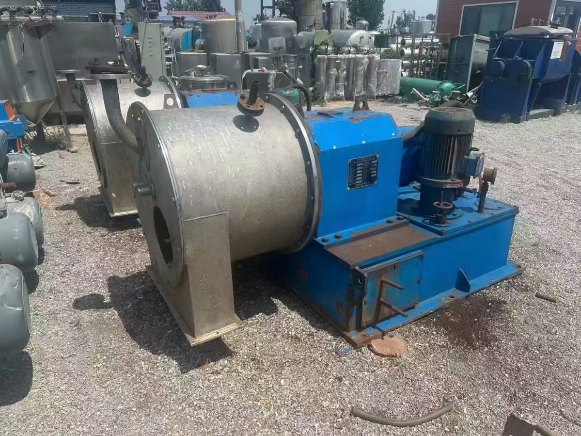 转让二手推料离心机 两台400型材质2205双机活塞推料离心机