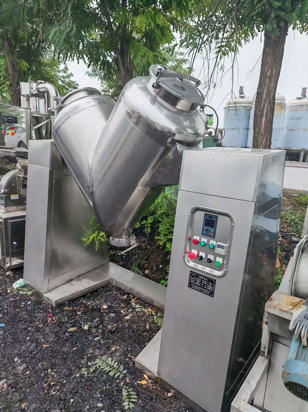 转让二手V型混合机 一台容积400升变频调速V型混合机
