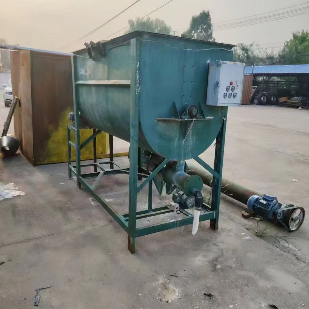 转让二手螺带混合机 一台容积2立方配蛟龙上料碳钢卧式螺带混合机