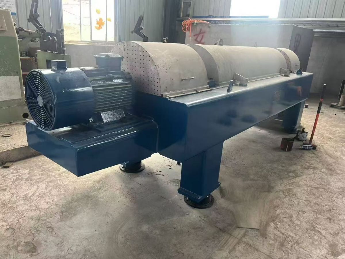 转让二手卧螺离心机 8台520型海申机电产卧螺沉降离心机