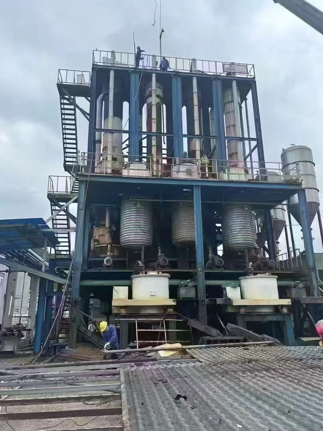 转让二手强制循环蒸发器 一套四效10吨TVR钛材强制循环蒸发器