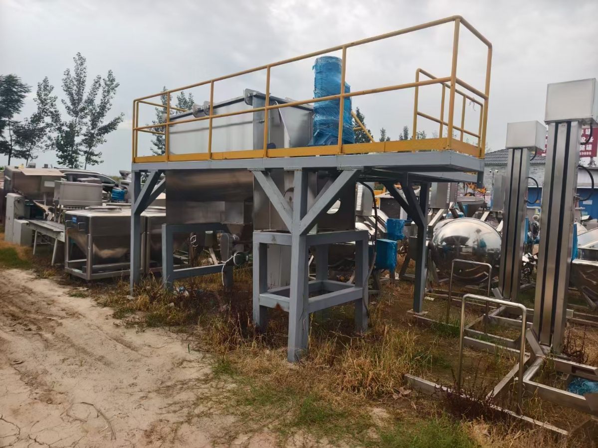 转让二手螺带混合机 一台容积2立方带平台全不锈钢卧式螺带混合机