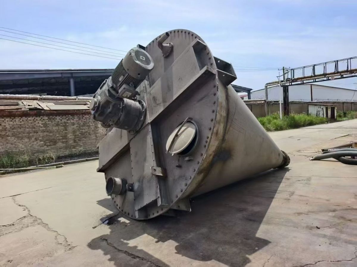 转让二手锥形混合机 一台容积15立方上海双龙产双螺旋锥形混合机