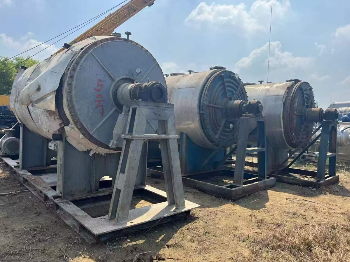 转让二手耙式干燥机 容积6.3立方-8立方外盘管耙式真空干燥机