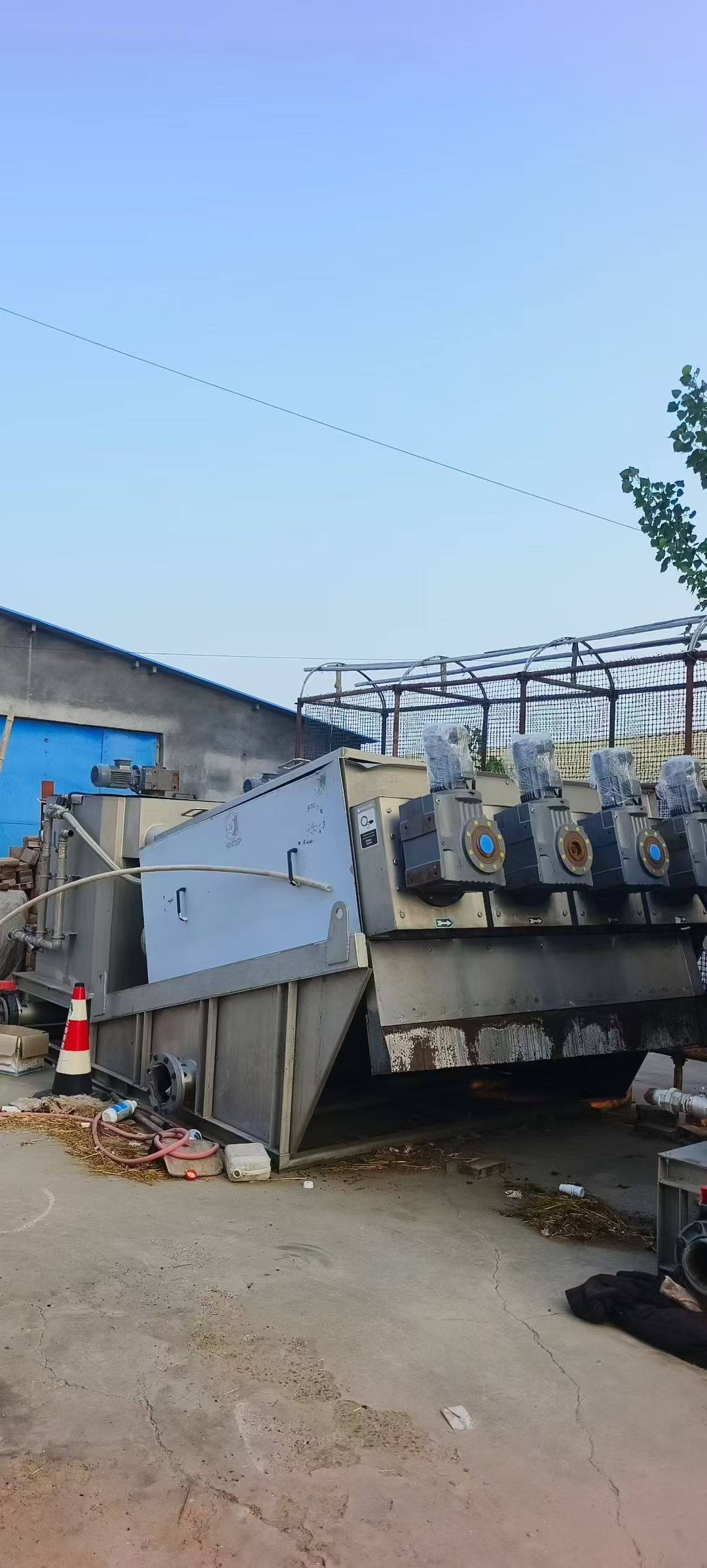 转让二手污泥脱水机 一台404型江苏康泰产叠螺式污泥脱水机