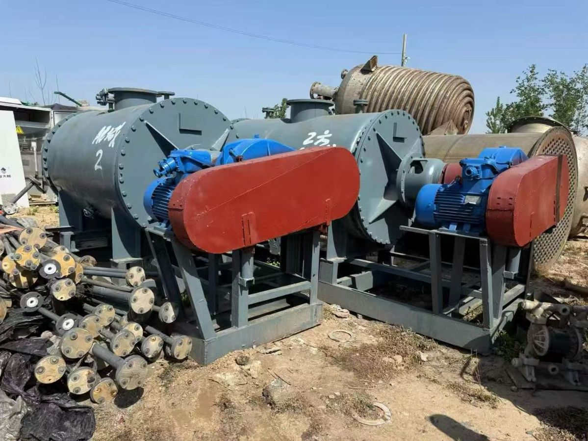 转让二手耙式干燥机 两台容积2000升卧式耙式真空干燥机