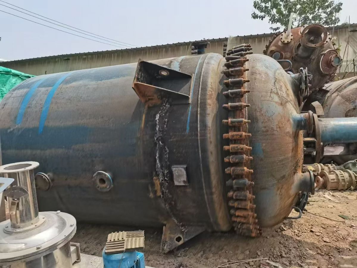 转让二手搪瓷反应釜 两台容积6300升江苏杨阳产搪瓷反应釜