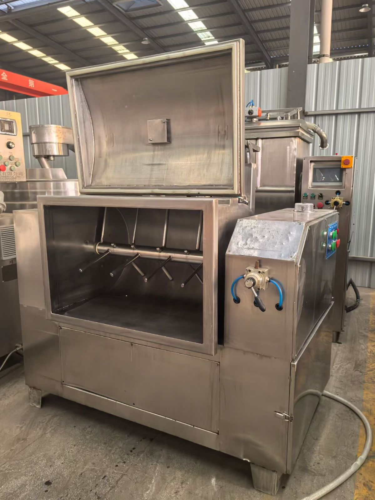 转让二手真空和面机 一台容积3袋面卧式真空和面机