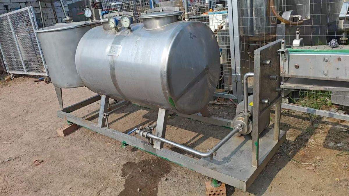 转让二手cip清洗机 一台容积1000升蒸汽加热卧式cip清洗机