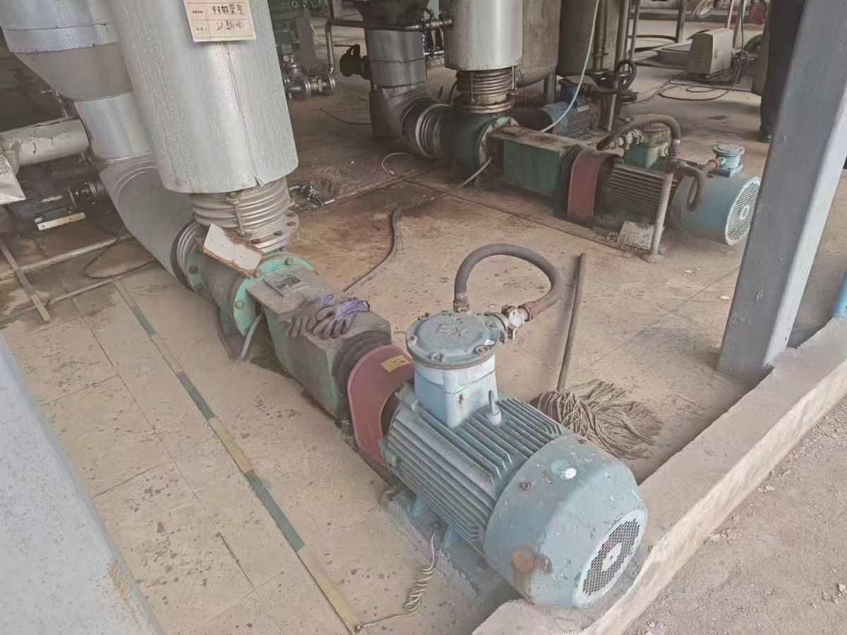 转让二手强制循环蒸发器 一套双效3吨材质316L强制循环蒸发器