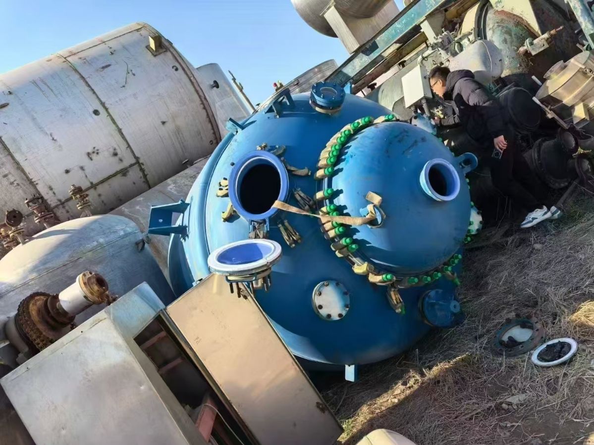 转让二手搪瓷储罐 两台容积10立方江苏杨阳产立式搪瓷储罐