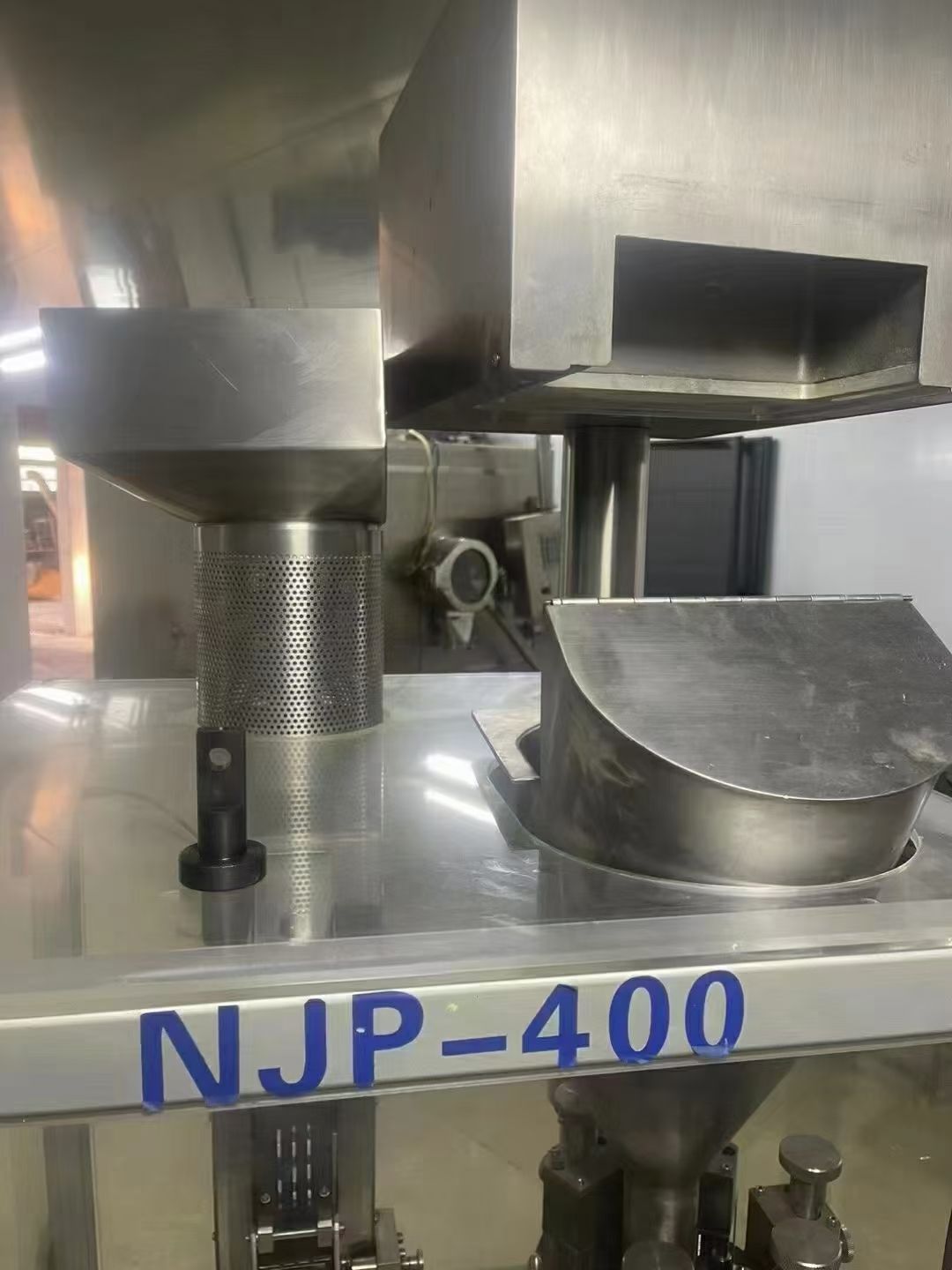 转让二手胶囊填充机 一套400型配2套模具胶囊填充机