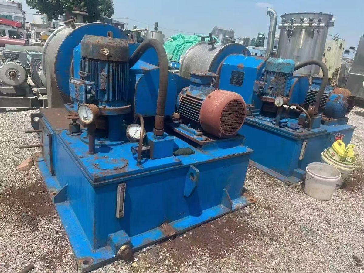 转让二手推料离心机 两台400型材质2205双机活塞推料离心机