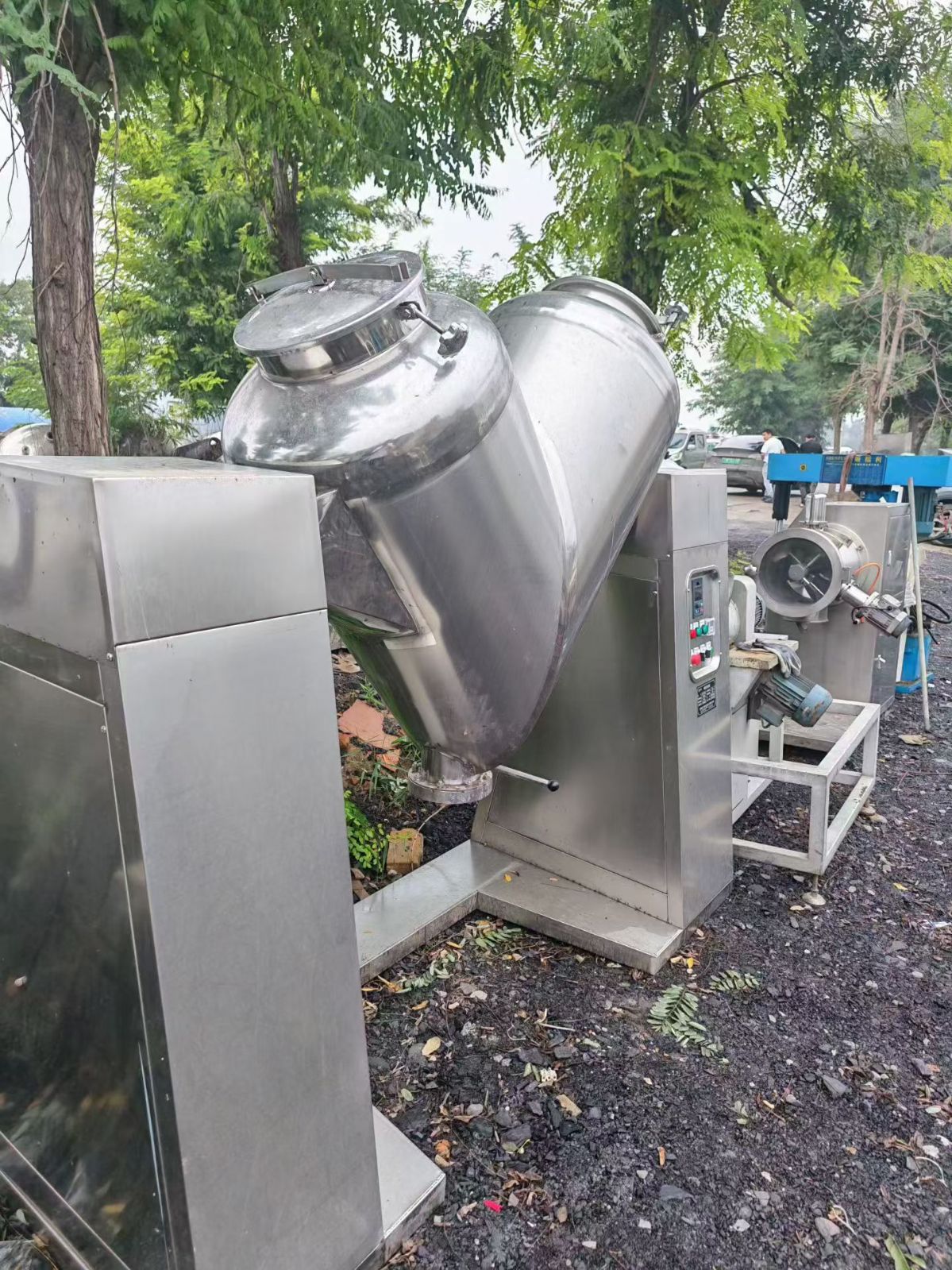 转让二手V型混合机 一台容积400升变频调速V型混合机