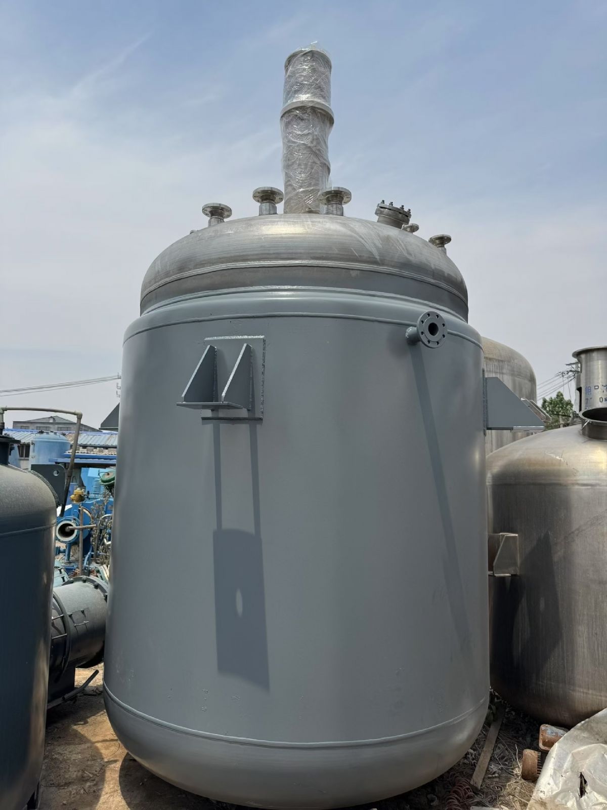 转让二手不锈钢反应釜 一台容积10立方外夹套不锈钢反应釜