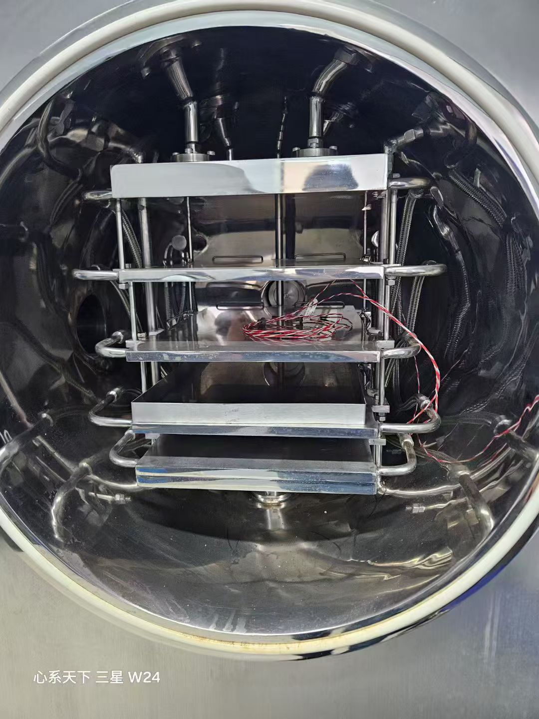 转让二手冷冻干燥机 一台面积0.5平方东富龙产医用真空冷冻干燥机