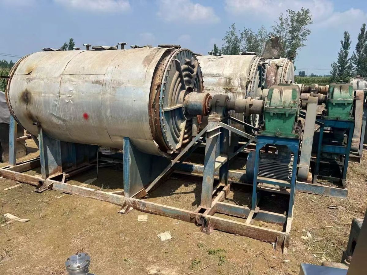 转让二手耙式干燥机 容积6.3立方-8立方外盘管耙式真空干燥机