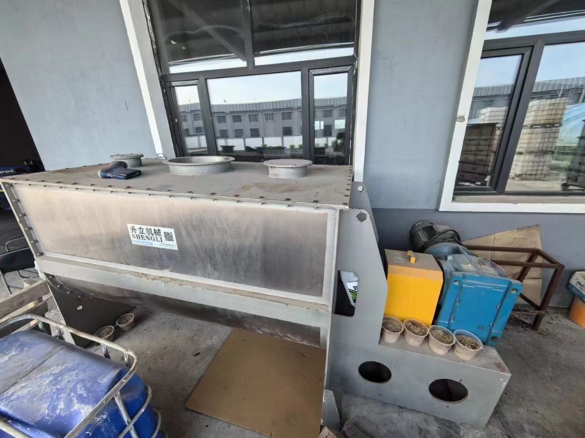 转让二手螺带混合机 一台容积4立方上海升立产重型螺带混合机