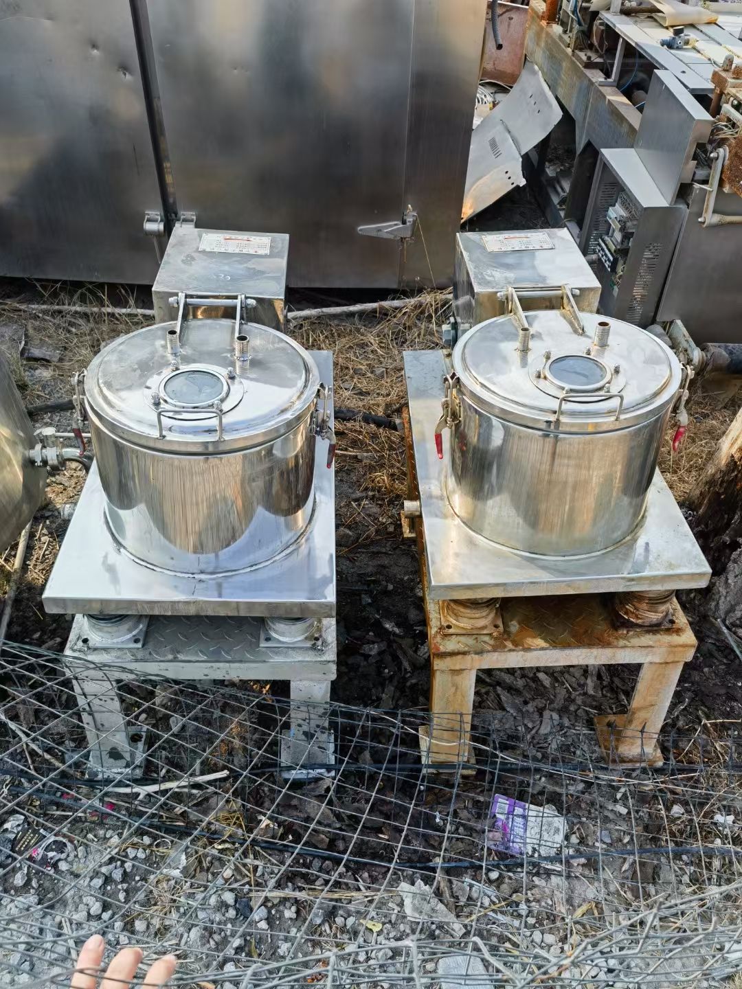 转让二手平板离心机。两台直径30实验型平板式密闭离心机