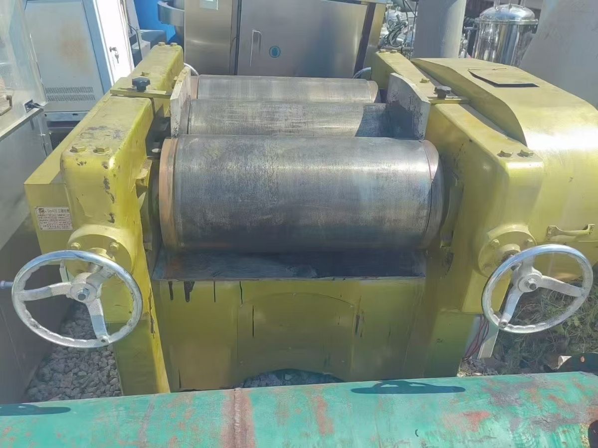 转让二手三辊研磨机 一台SM-405型武进八方产三辊研磨机