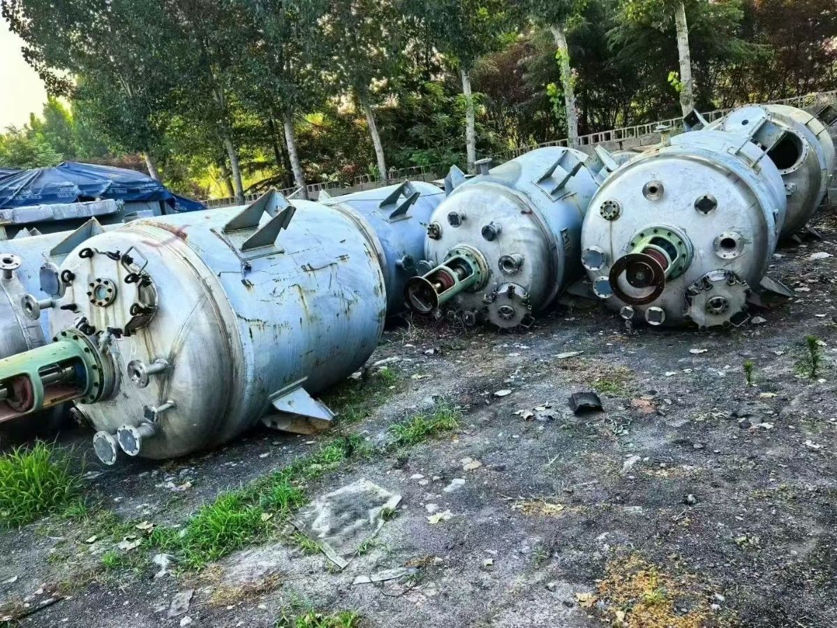 转让二手不锈钢反应釜 容积2立方-3立方材质316外夹套不锈钢反应釜