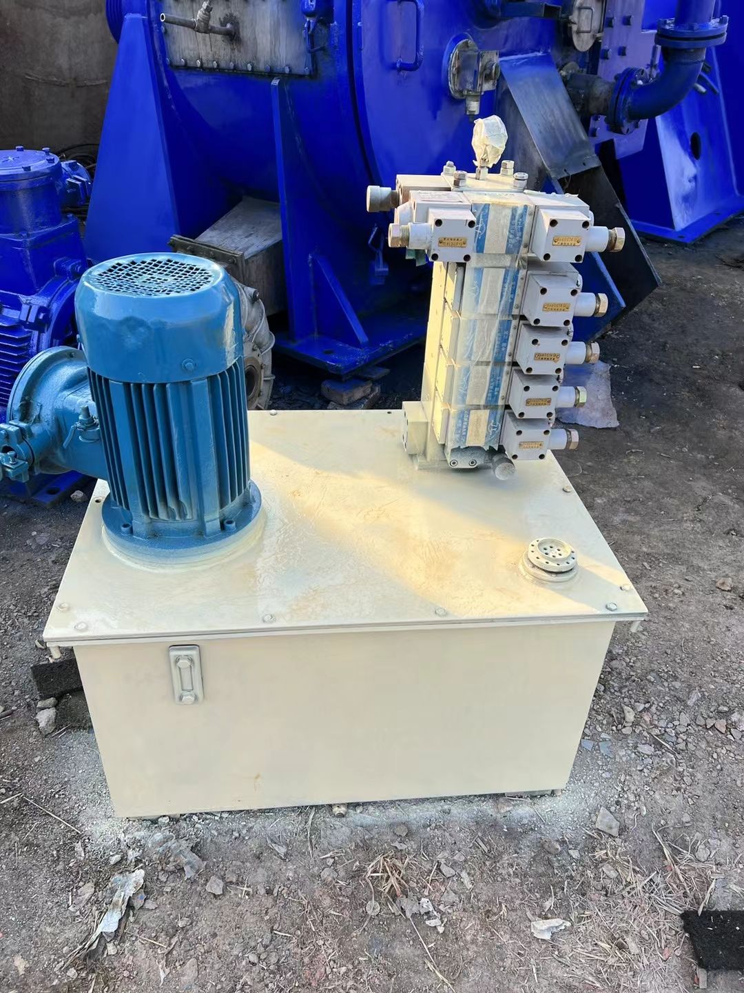 转让二手刮刀离心机 两台1250型华大产卧式刮刀离心机