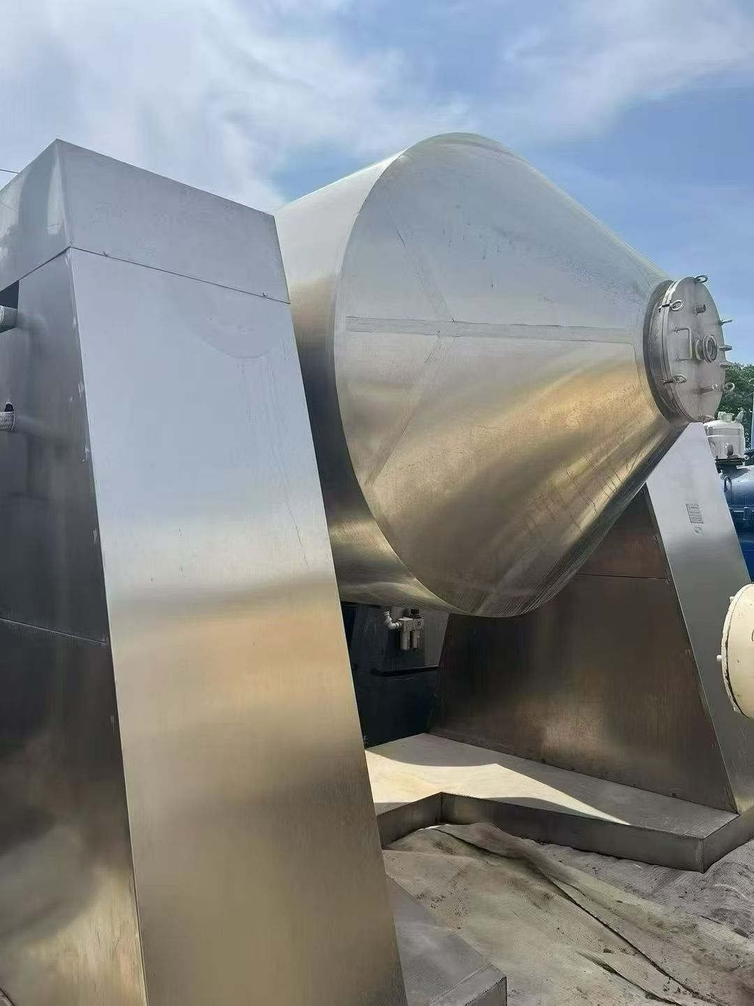 转让二手双锥干燥机 一台容积5000升材质316双锥真空回转干燥机