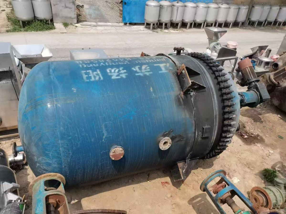 转让二手搪瓷反应釜 两台容积6300升江苏杨阳产搪瓷反应釜