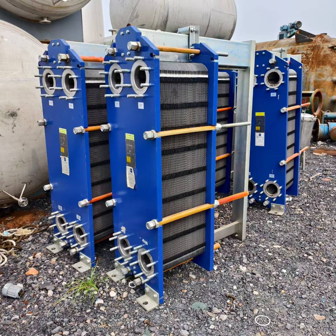 转让二手板式换热器 三台面积100平方内不锈钢板式换热器