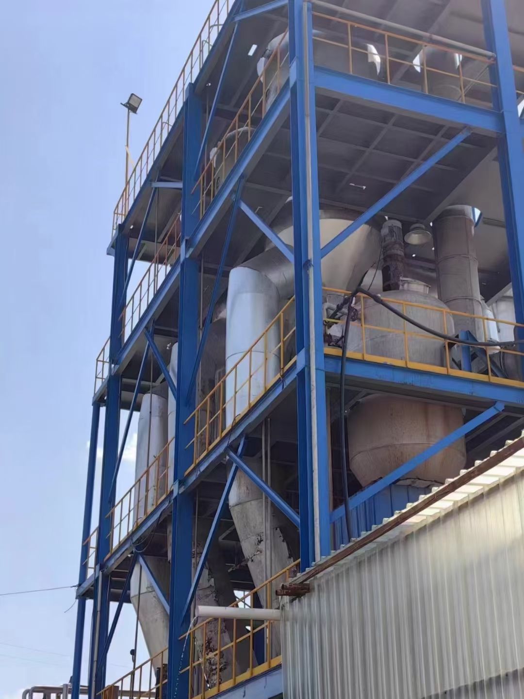 转让二手强制循环蒸发器 一套三效15吨材质316L强制循环蒸发器