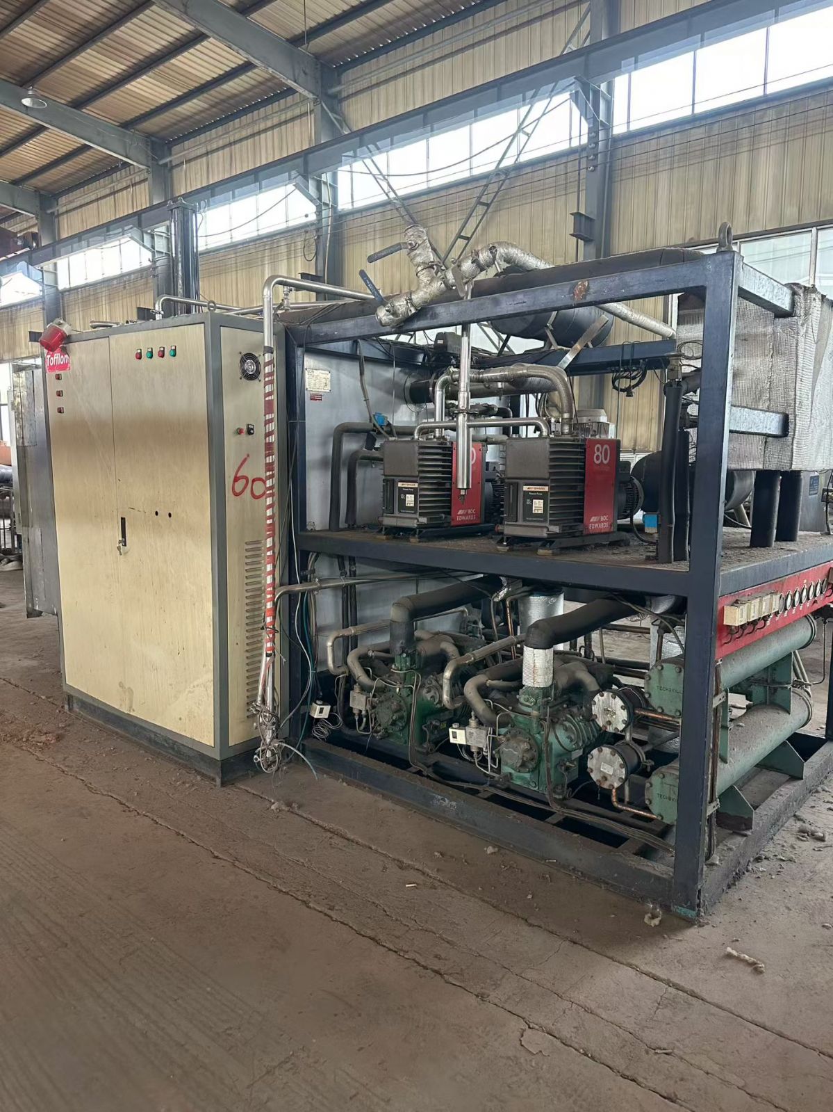 转让二手冷冻干燥机 一台面积13平方上海东富龙产真空冷冻干燥机