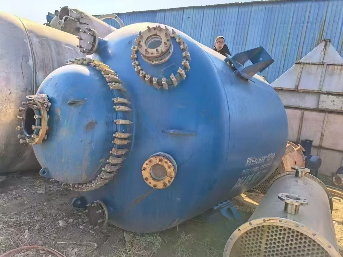 转让二手搪瓷储罐 两台容积10立方江苏杨阳产立式搪瓷储罐