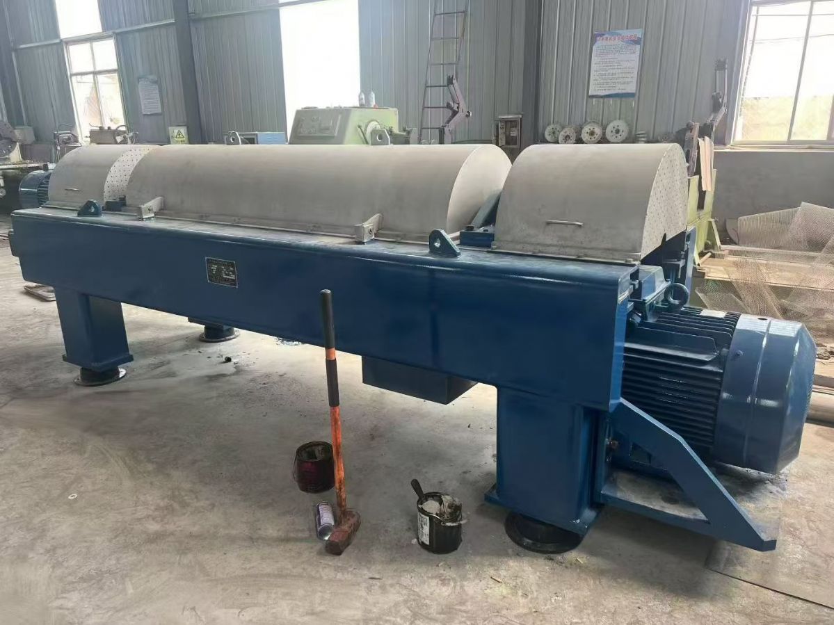 转让二手卧螺离心机 8台520型海申机电产卧螺沉降离心机