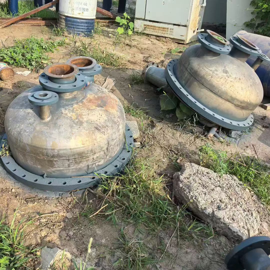 转让二手列管冷凝器 两台换热面积100平方内钛材质列管换热器