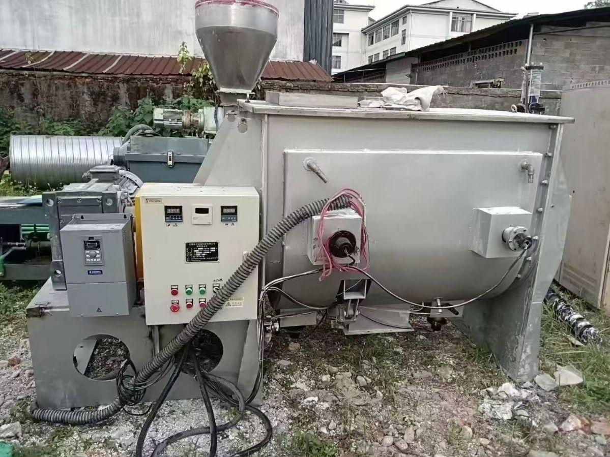 转让二手螺带混合机 一台容积1200升重型电加热螺带混合机