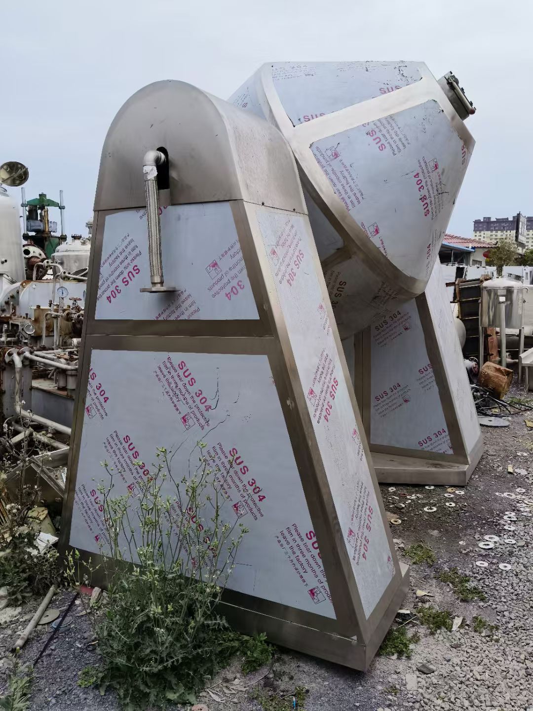 转让二手双锥干燥机 一台容积2000升内搪瓷真空回转双锥干燥机