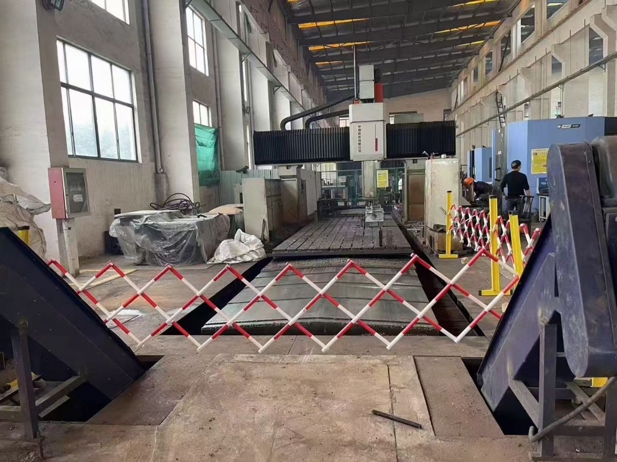 出售二手中捷GMC2580RV龙门加工中心龙门高1.8米