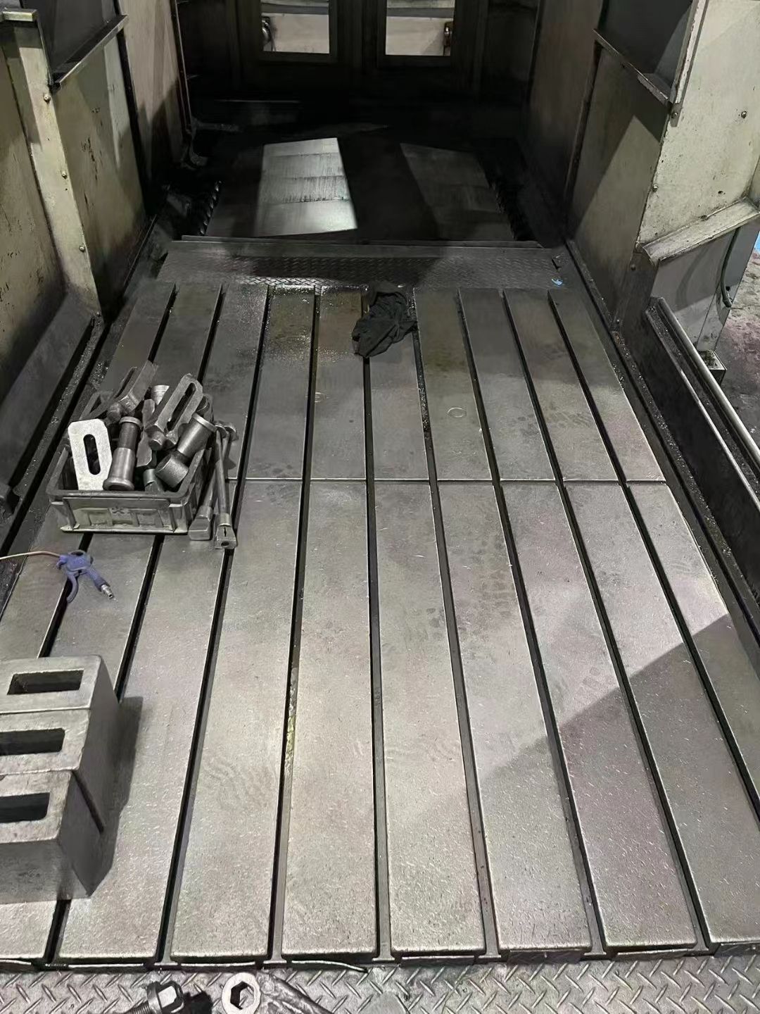 转让二手协鸿CNC-2150龙门加工中心主轴转速6000