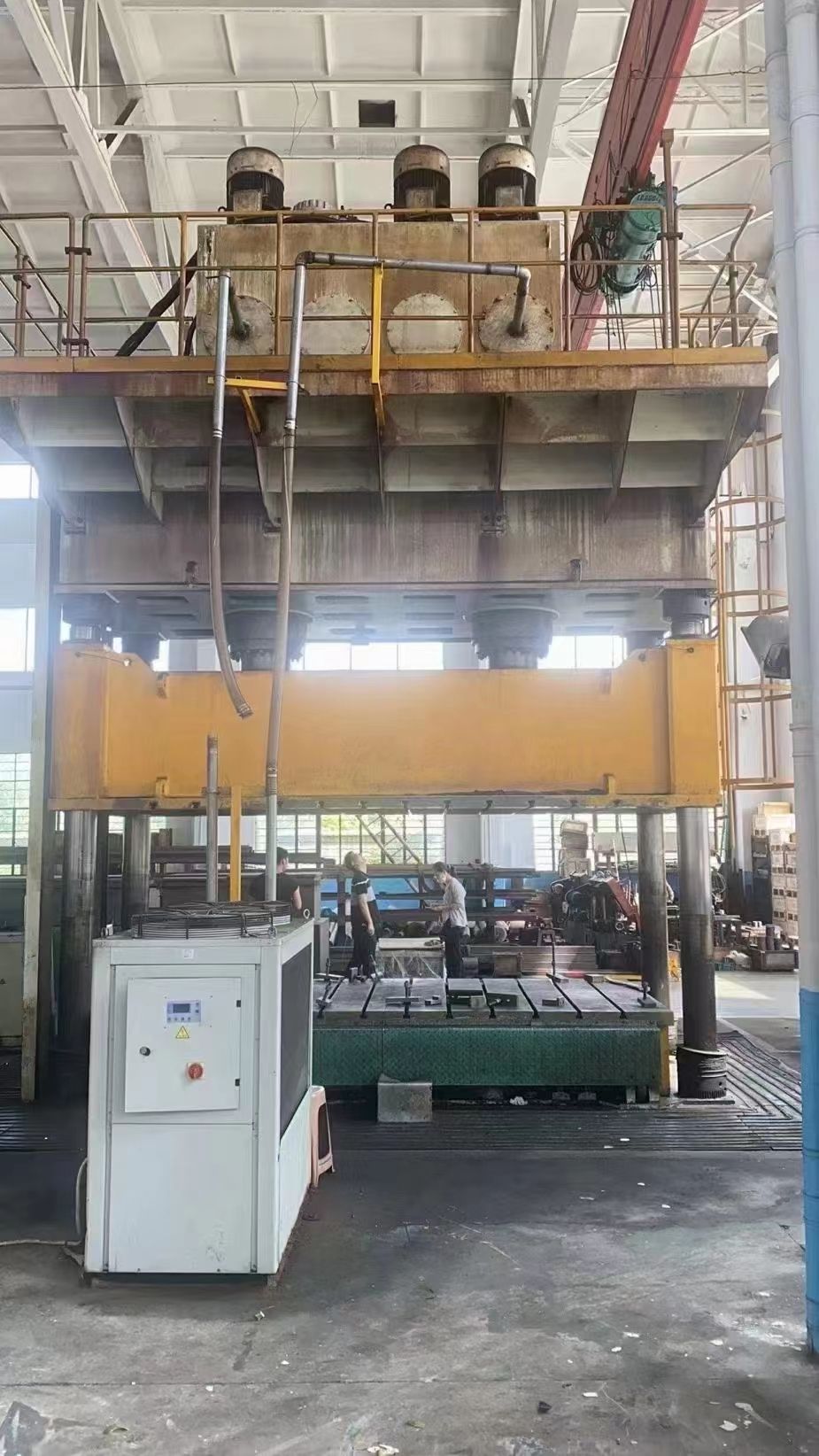 转让二手湖州YF32-800SM四柱液压机二手800吨压力机