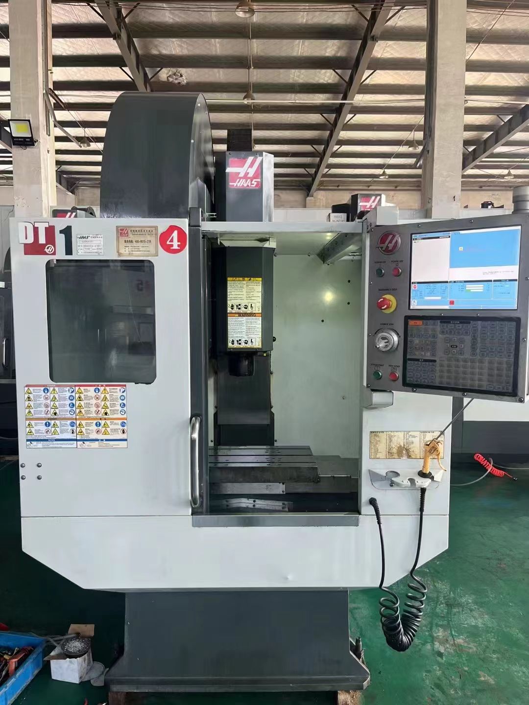 转让二手哈斯DT-1钻攻中心工作台长度660主轴锥度BT30
