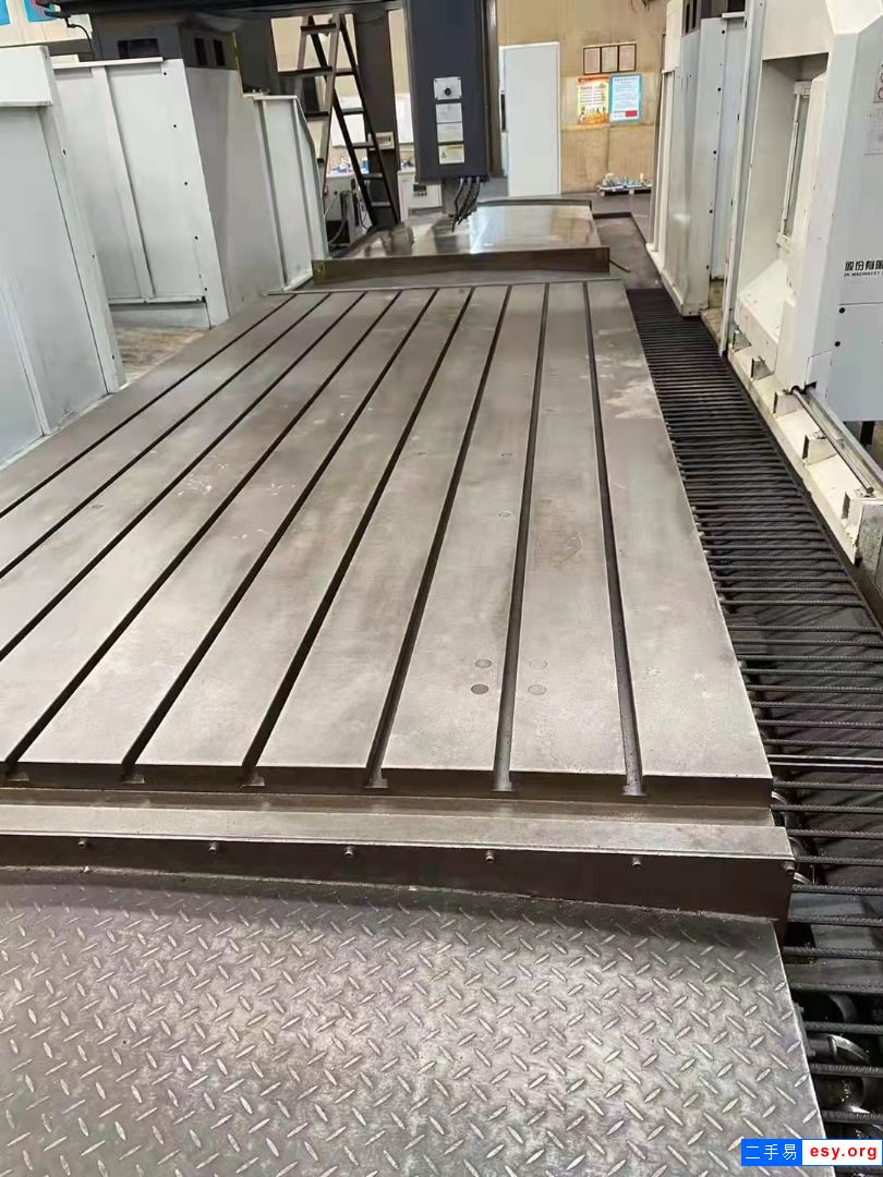 出售二手海天GLU28x40定梁龙门加工中心分列式驱动器