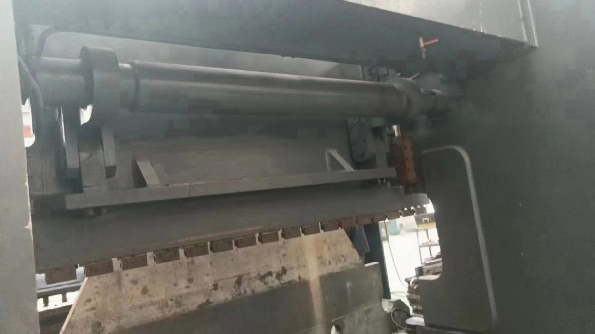 转让上海16x2500闸式剪板机二手2.5米剪板机