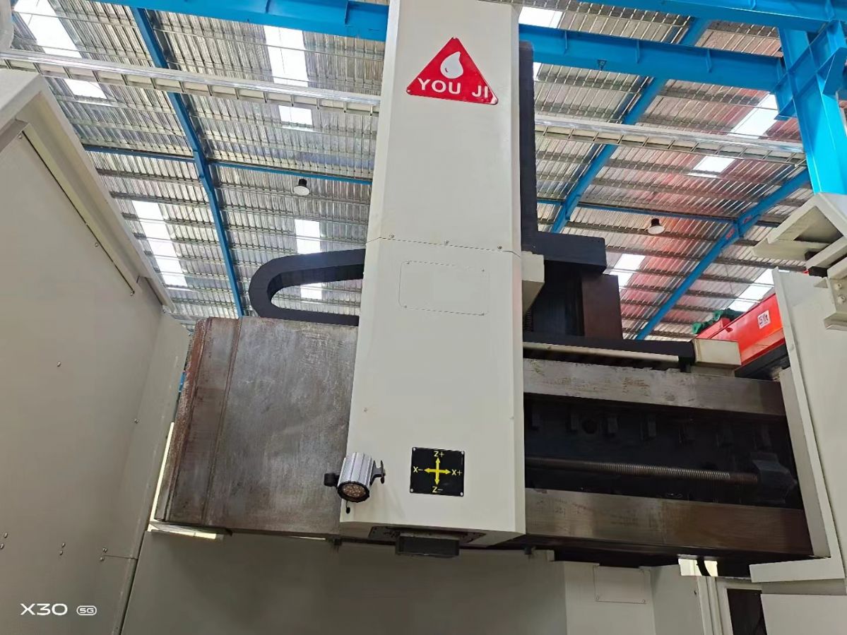处理二手油机KV-1600ATCC数控立式车床回转直径2米