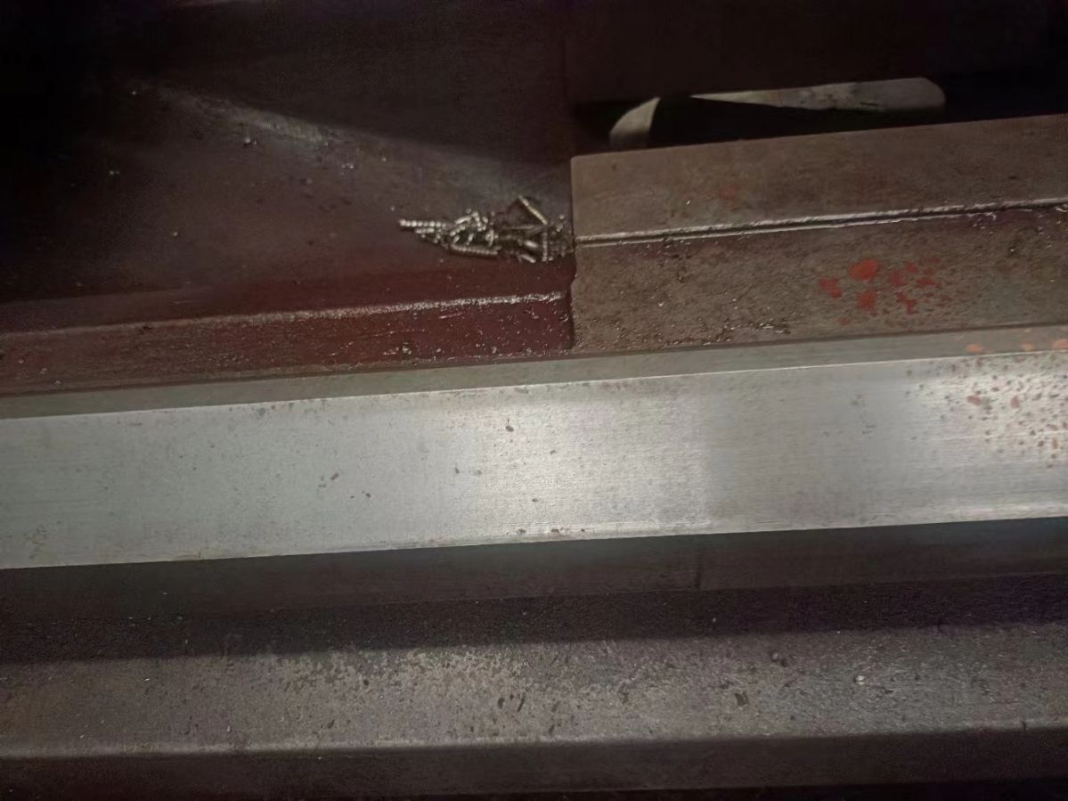 转让二手中捷EHC125300数控卧式车床加工长度3米