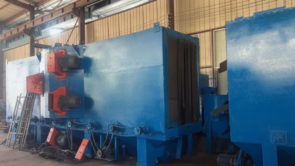 低价出售钢结构专用通过抛丸机，宽一米五，高两米，八个抛丸器