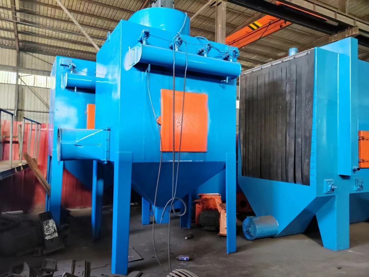 处理抛丸机宽一米六，高两米，八个十一千瓦的抛丸器，室内新换的猛十三护板